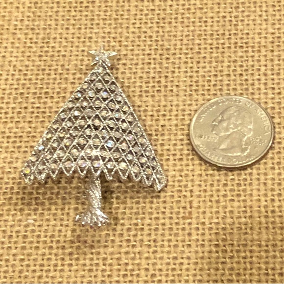 Christmas Tree Rhinestone Brooch- silver tone with clear cut crystals - Picture 9 of 12
